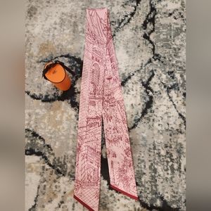 Hermes Maxi Twilly (like new condition)